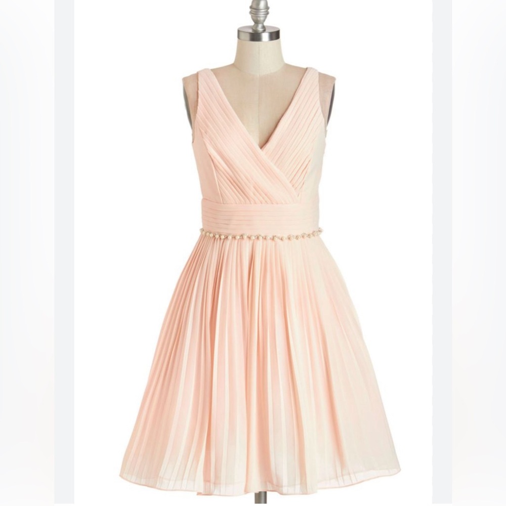 Women’s Blush Color Dress by Minuet Petite. Excellent condition- wore it once.